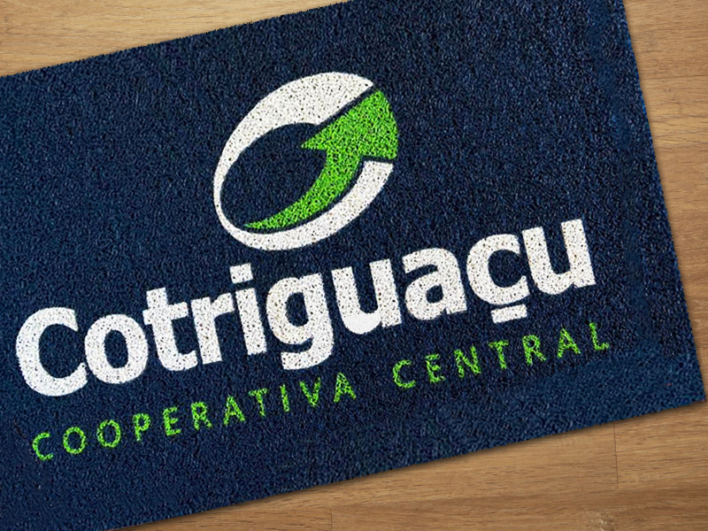 Capachos com bordas rebaixadas para acessibilidade: entenda a importância do capacho sob medida